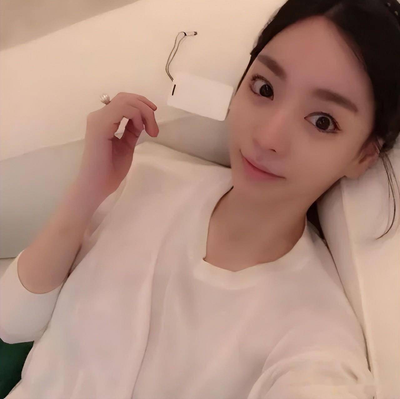 黄荷娜_韩瑞熙_多恩