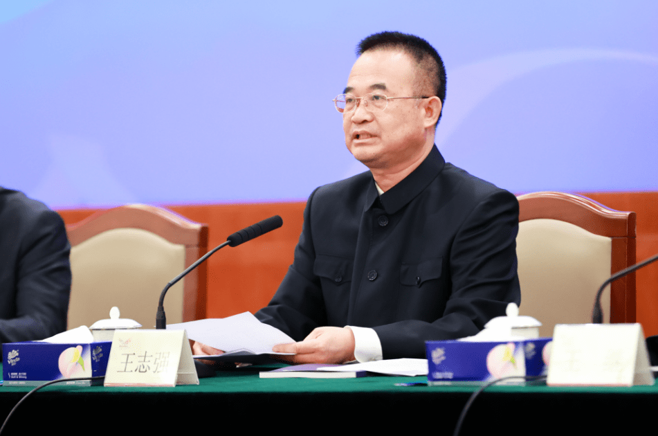 深圳举办首届体育专场拍卖会 将拍卖易建联签名球衣等百件体育藏品