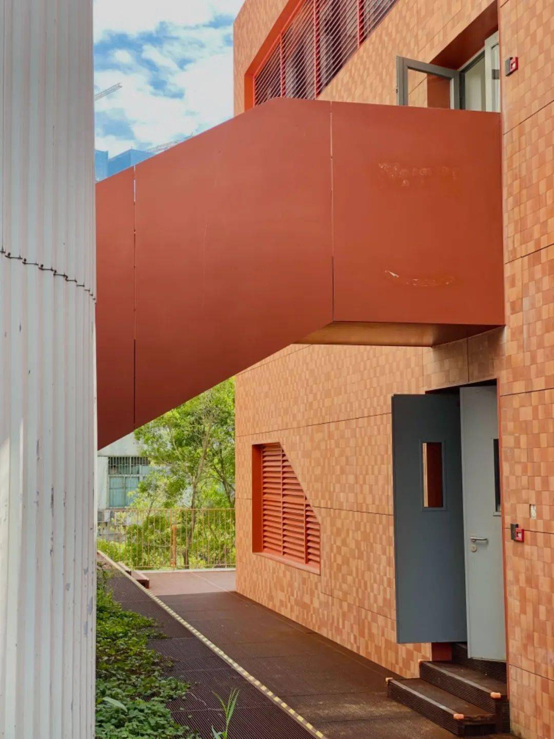 深圳又一个小众拍照打卡地火了,值得收藏_楼梯_金威_改造