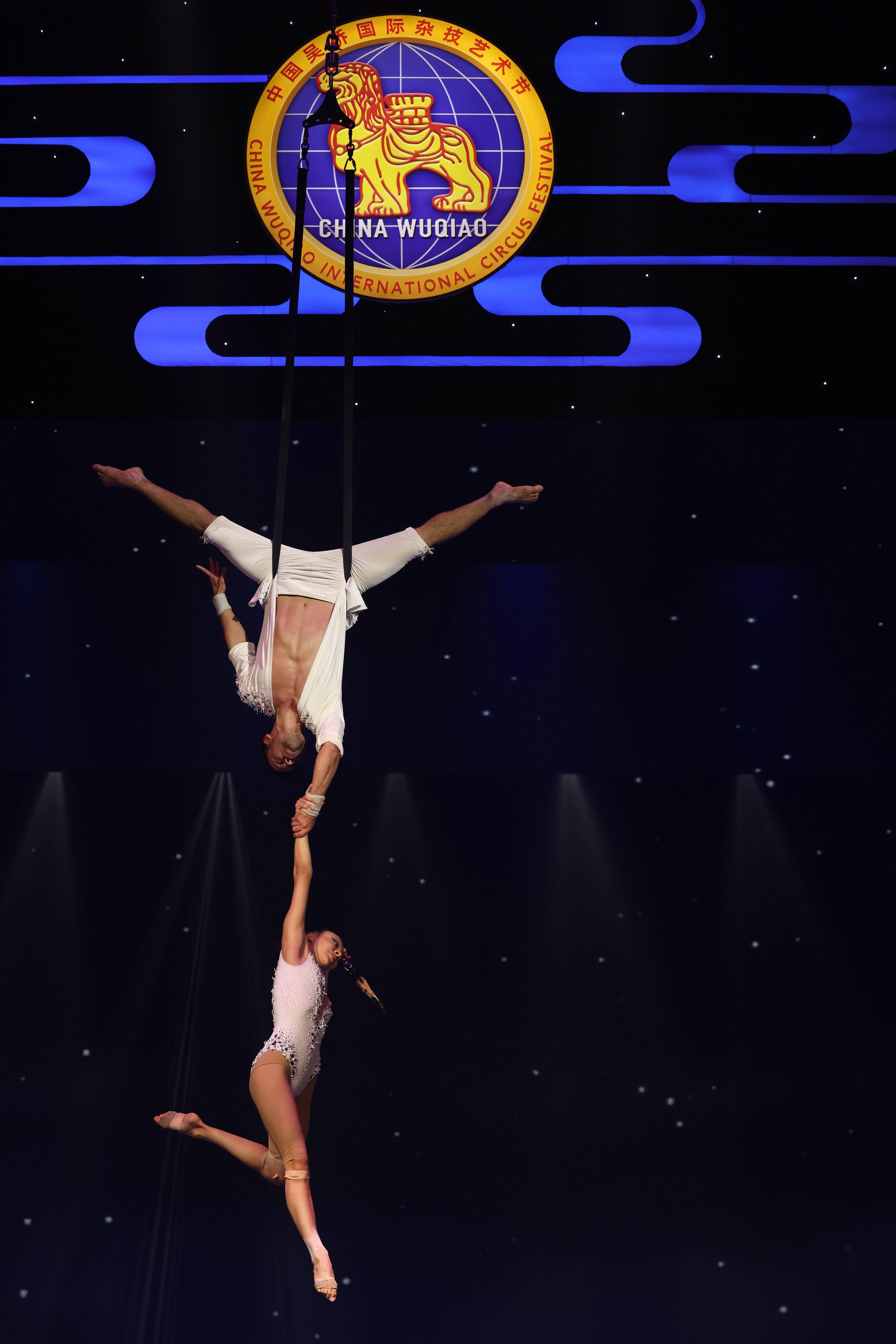 在"杂技之乡"河北省沧州市吴桥县吴桥杂技大世界景区江湖大剧院举行