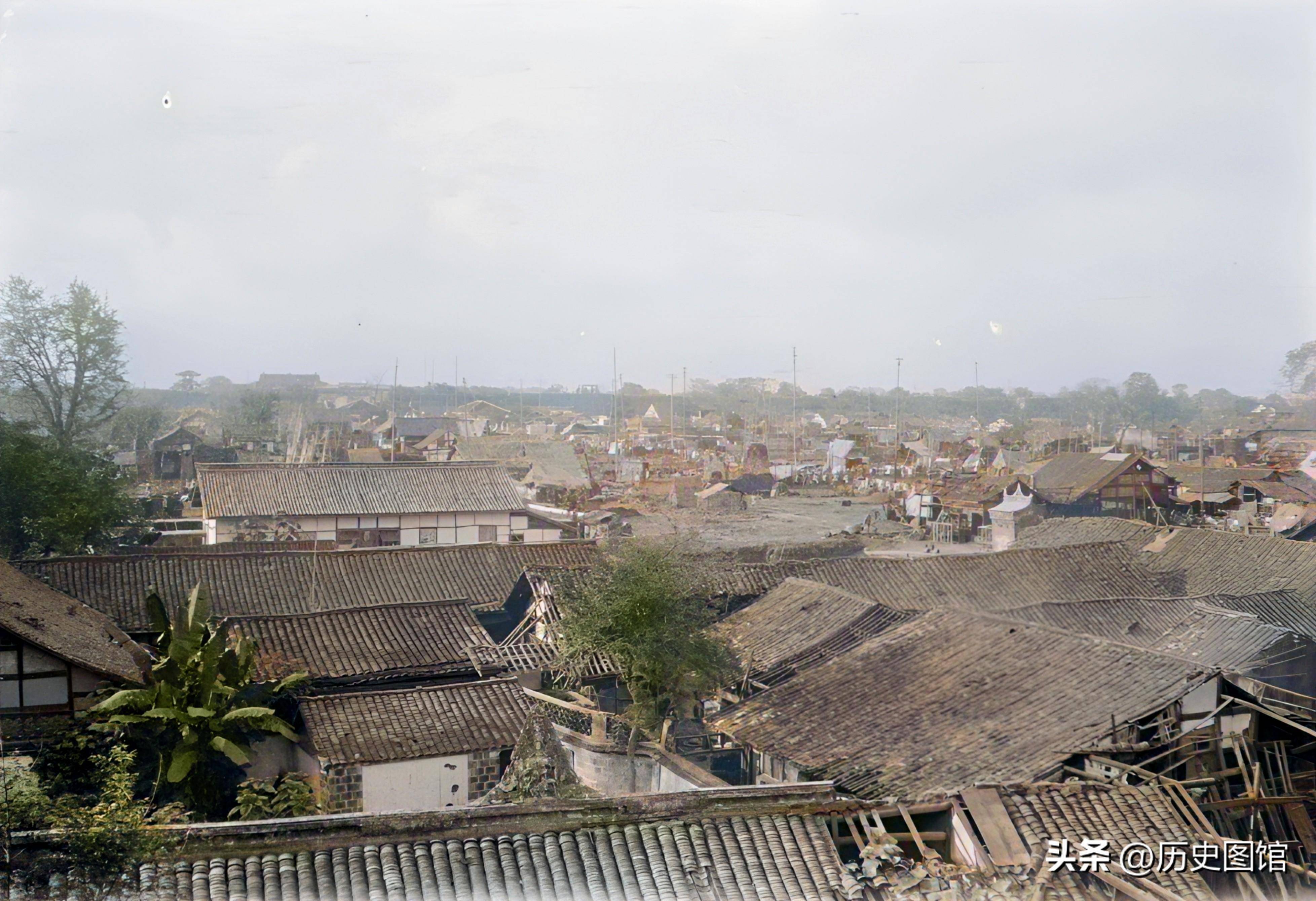 100年前成都旧照:4个城门还没拆除,郫都区只是个小县城_甘博_石牌坊
