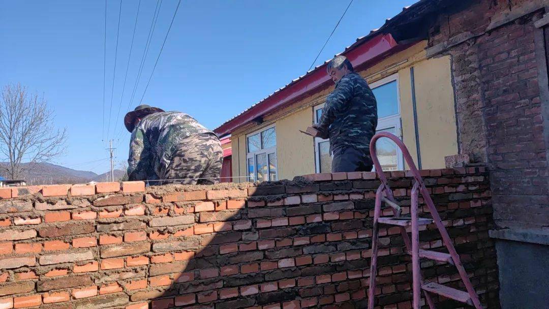 【重建家园】修好房子过"暖"冬——探访各林场灾后重建现场_受灾_群众