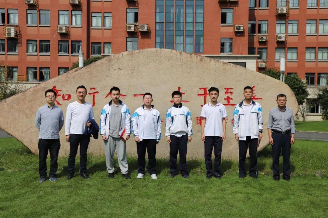 市融媒体中心,余姚中学编辑,一审:张瀚之二审:刘文治三审:胡烨,袁