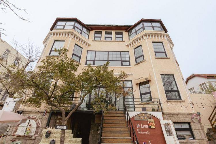 老洋房焕发新风貌:95后青岛小伙把八大关百年建筑打造成网红民宿_时期