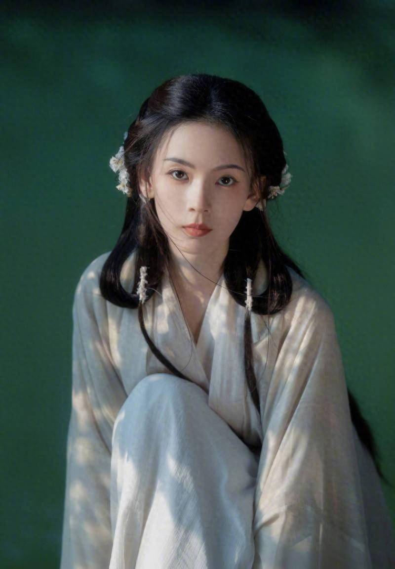 陈瑶古装出镜,清冷淡雅,回眸一笑百媚生!_气质_少女_美人