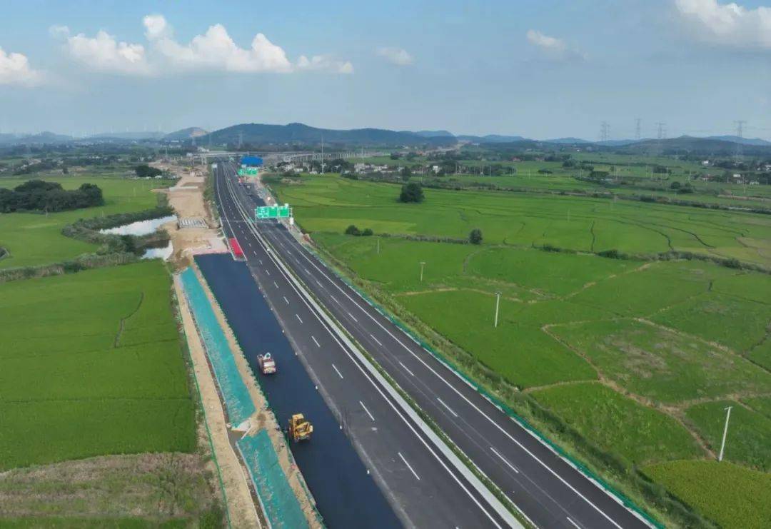 s30铜商高速公路近年来,省投资集团坚持与铜陵市合力推进铁路建设