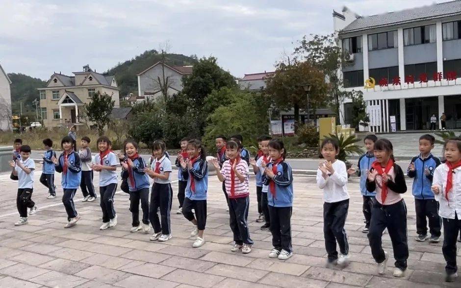 活力星娃行天下 "研"途璀璨共生花——衢州新星小学2023学年第一学期