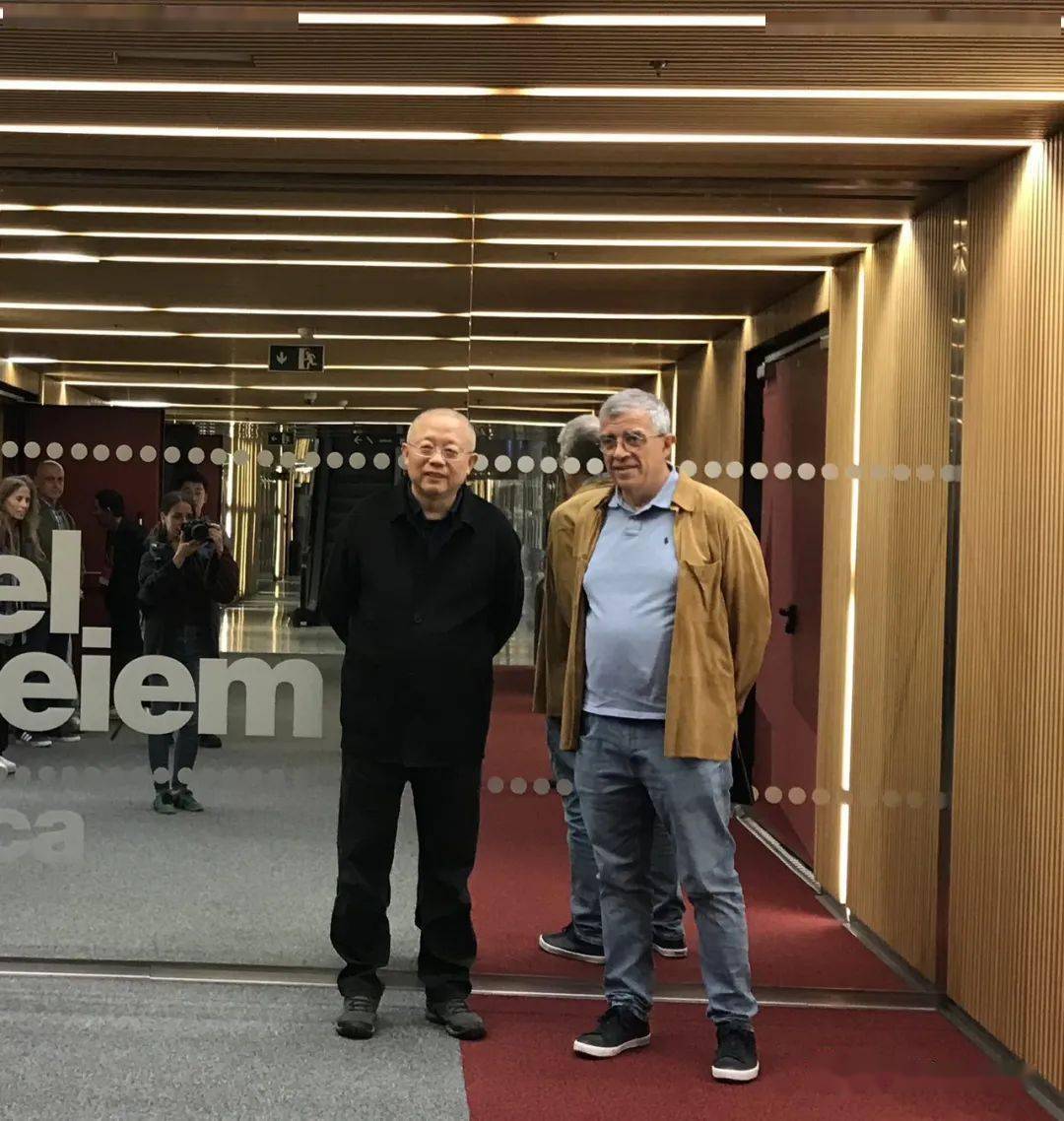 电影节艺术总监menene gras balaguer 女士主持记者采访会11月1日晚在