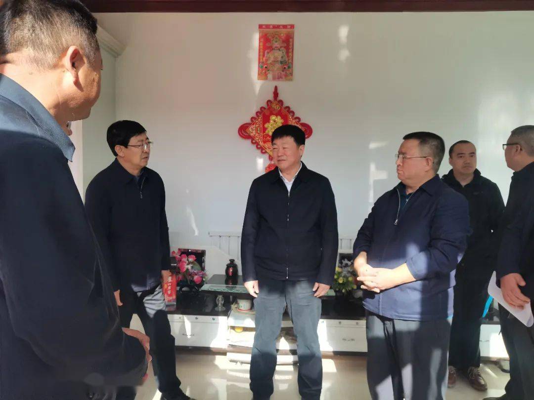 调研组分别实地调研了临夏市南区热源厂燃煤锅炉排放,枹罕镇马彦庄村