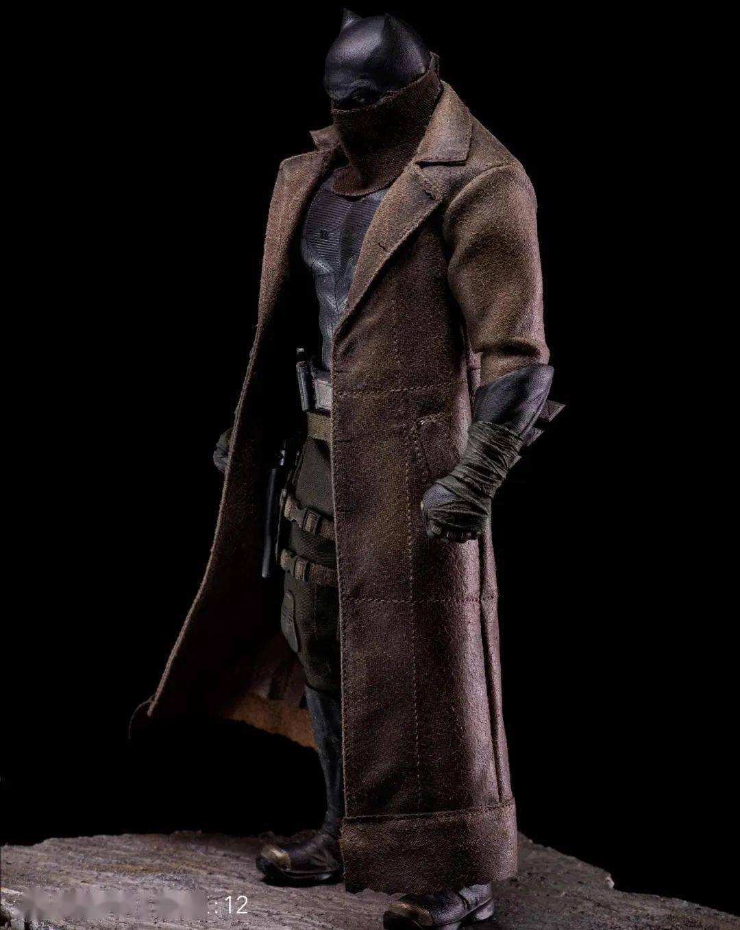 muff toys沙漠装蝙蝠侠6寸可动人偶,炸裂!_围巾_地台_基础上