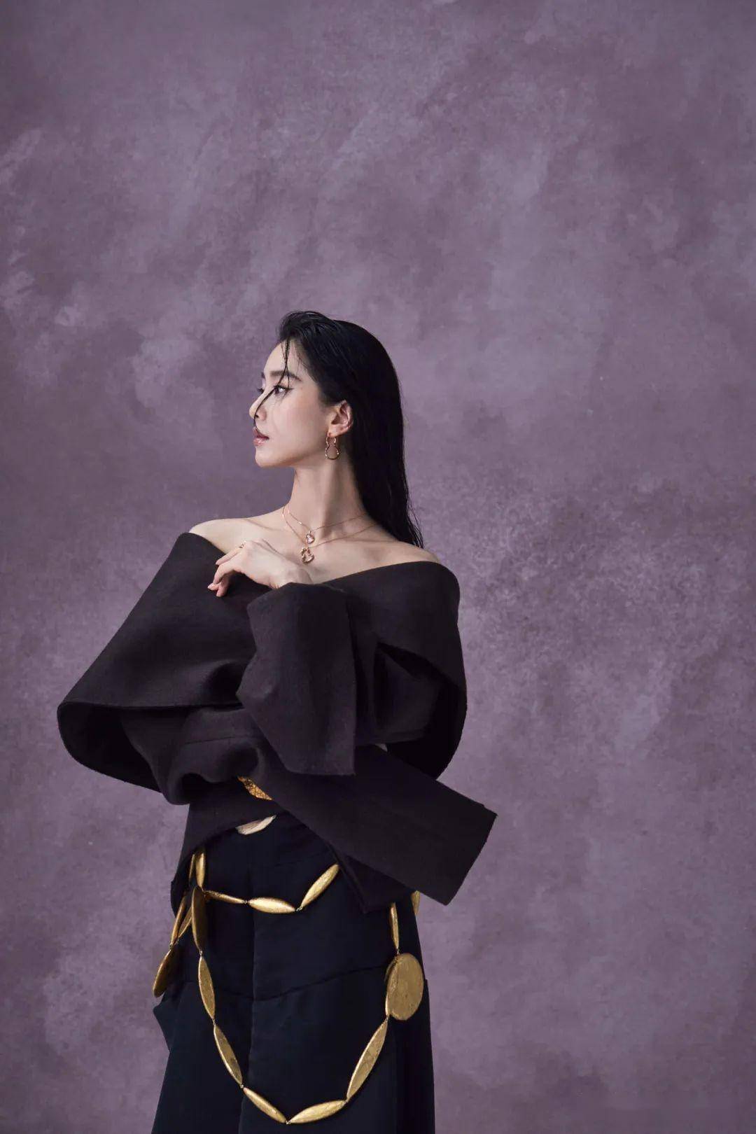 女星刘诗诗《嘉人》封面大片,高级珠宝加身展现大气从容_杂志_关山