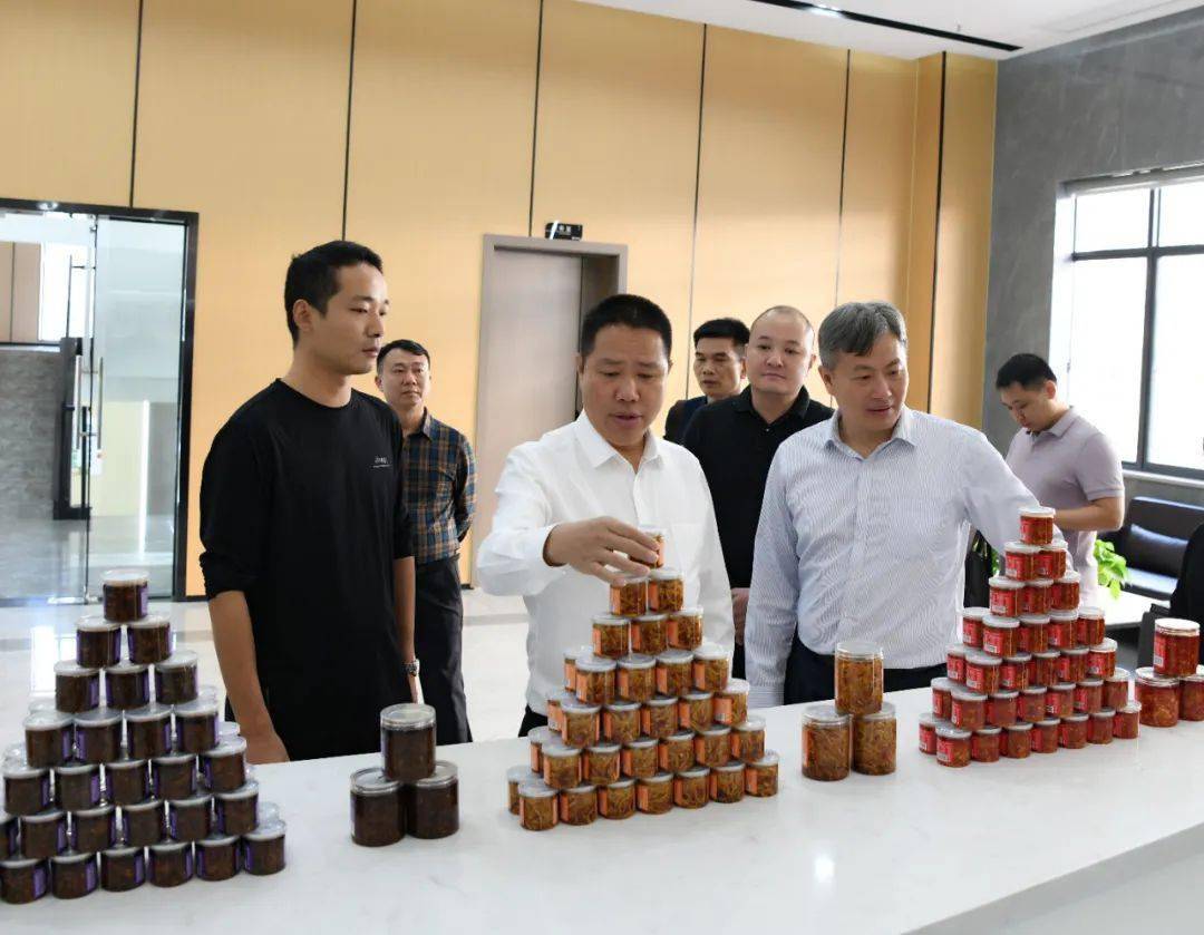 10月31日至11月3日,玉州区委书记谢元喜率队赴湖南省,北京市开展招商