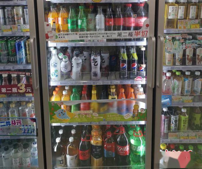 中新网记者 谢艺观 摄如今康师傅再传涨价消息,也让所剩无几的低价