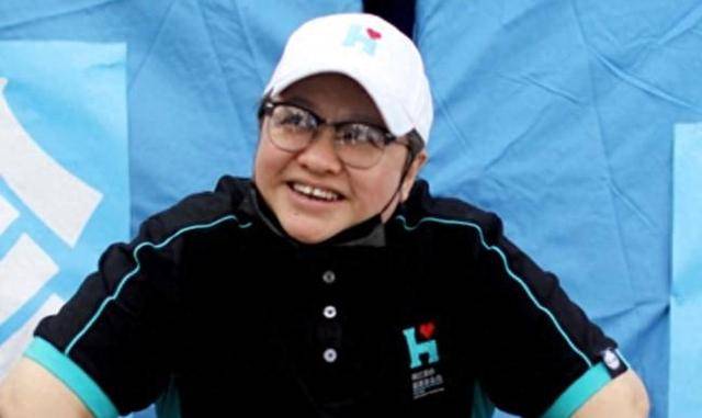 小沈阳为吉林抗疫捐款20万,付款人一栏成亮点,家庭地位高下立判_明星