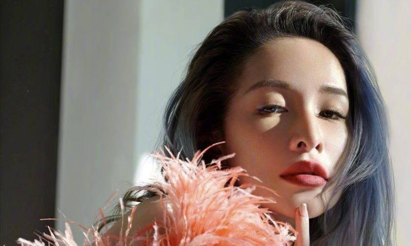 44岁萧亚轩又老又虚!