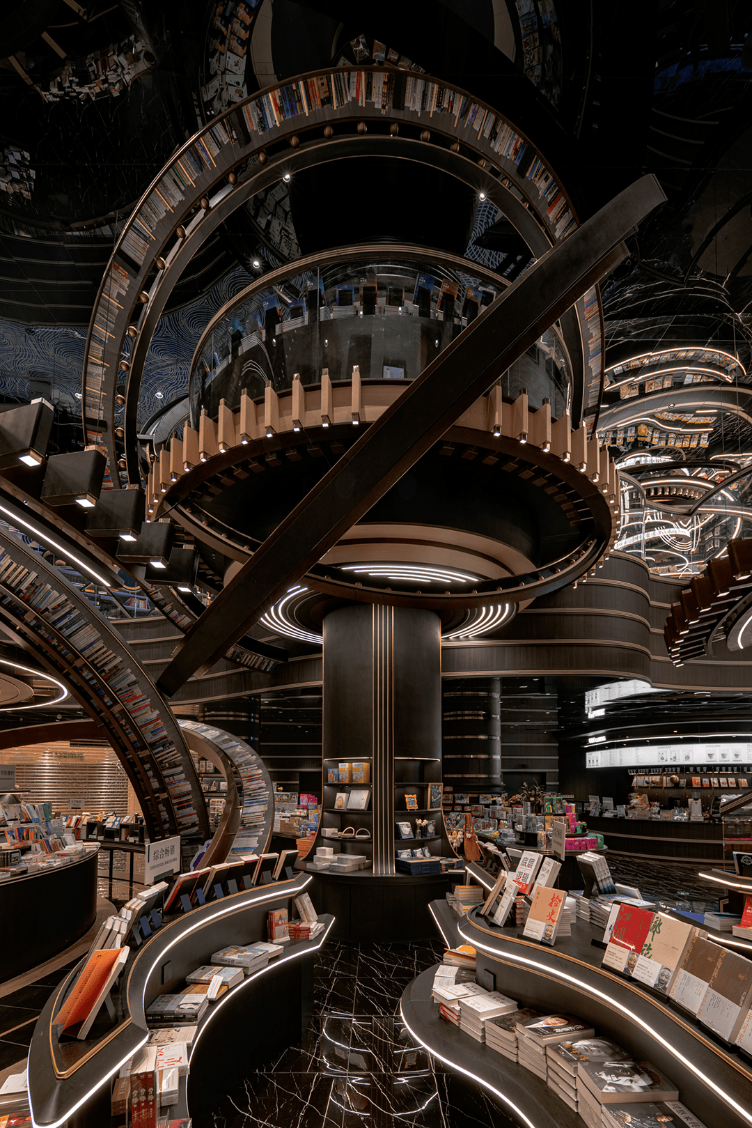 李想新作:淮安钟书阁的宇宙幻梦,繁华闹市中撕开的时空缺口!