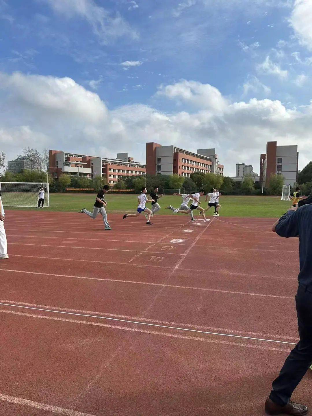 【潜能教育 | 多彩活动】2023年上海市奉贤中学"一条龙"田径比赛圆满
