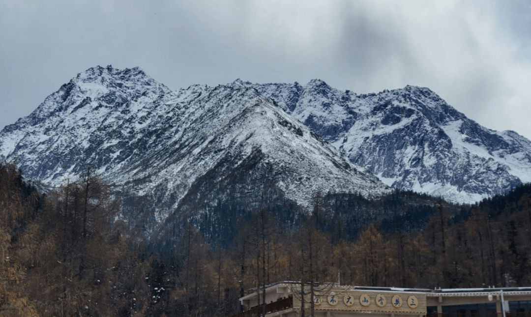 这座亚洲最美小县城低调得令人心疼,却比九寨沟丰满_冰川_地方_雪山