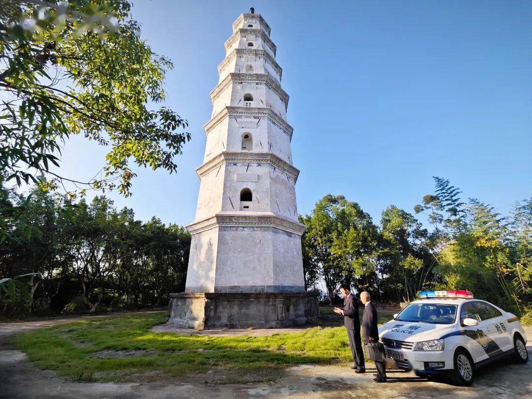 是著名的"长寿八景"之一与长江黄草峡构成的"黄峡塔影"美景被列为市级