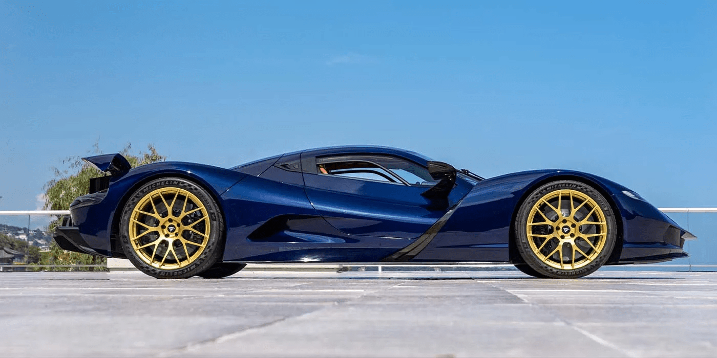 汽车制造和工程公司,在全球设有超过 25 个办事处,除了超级跑车之外