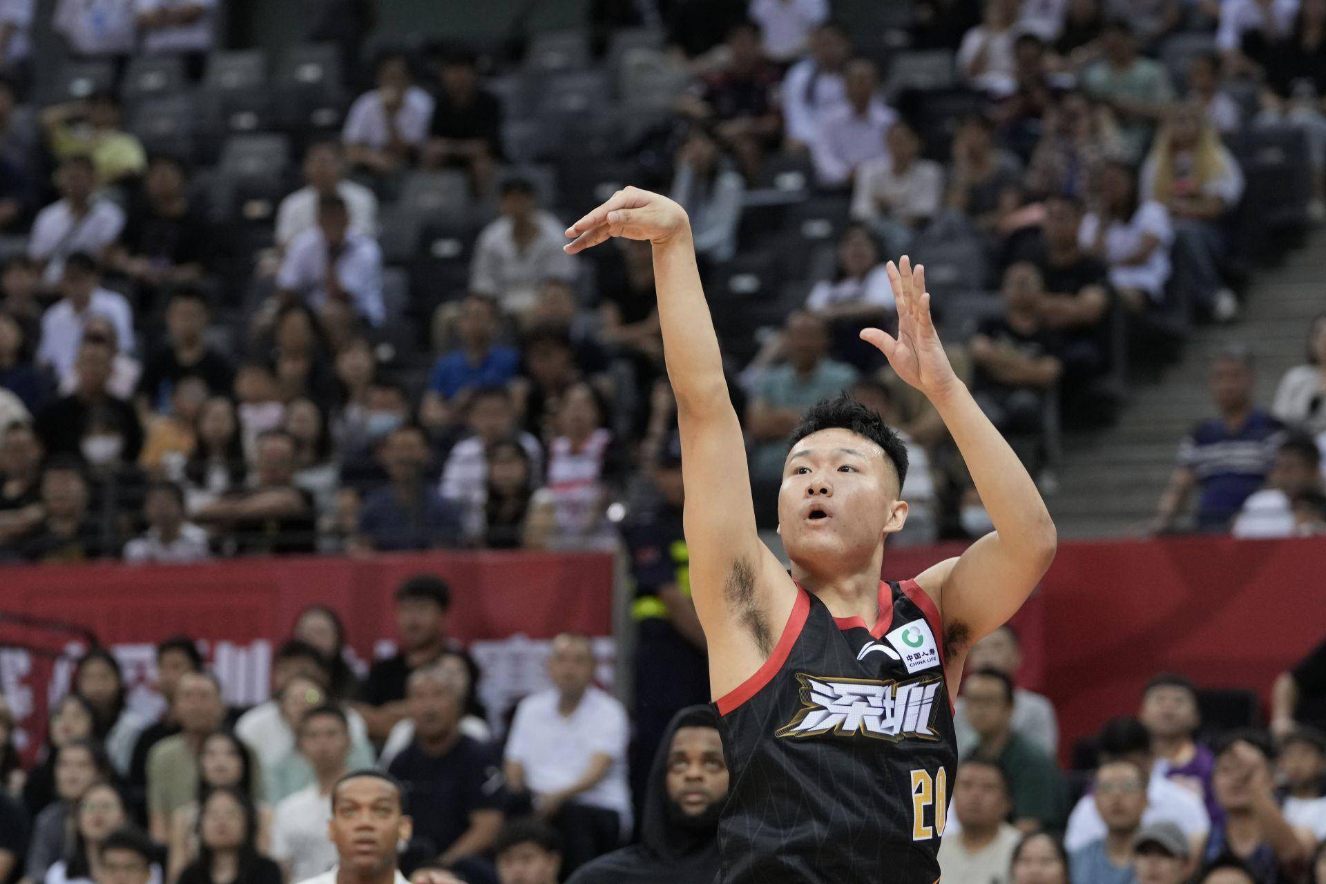 cba速递|周鹏赛季首秀,深圳队91比104不敌新疆队_比赛_得分_希宁