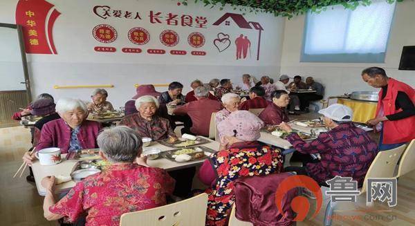 能提供周到的服务,心里别提有多高兴了",潘楼村86岁的村民郑立荣说道
