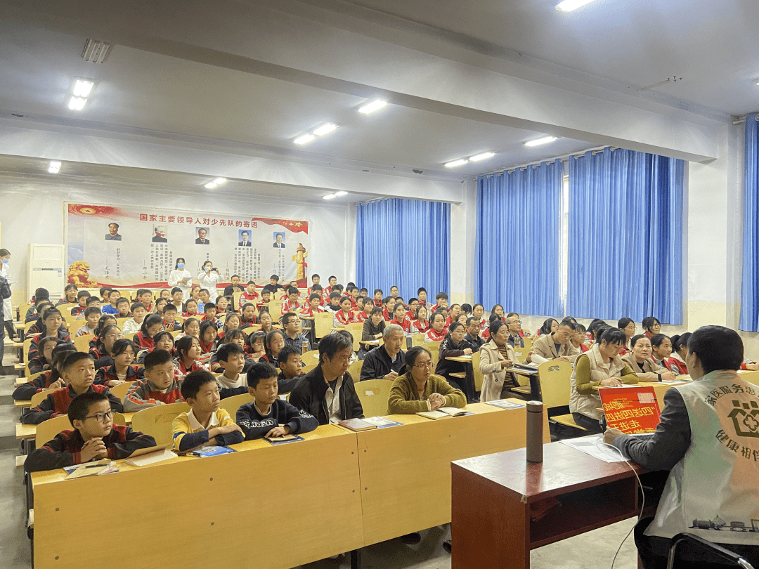 院家庭医生服务健康促进行动走进王庄镇初级中学_活动_防治_全体师生