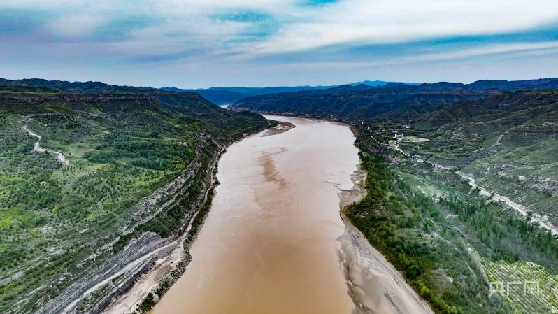 依山傍水,窑洞错落,这个隶属于临汾市大宁县太古镇的小村落,曾是国家