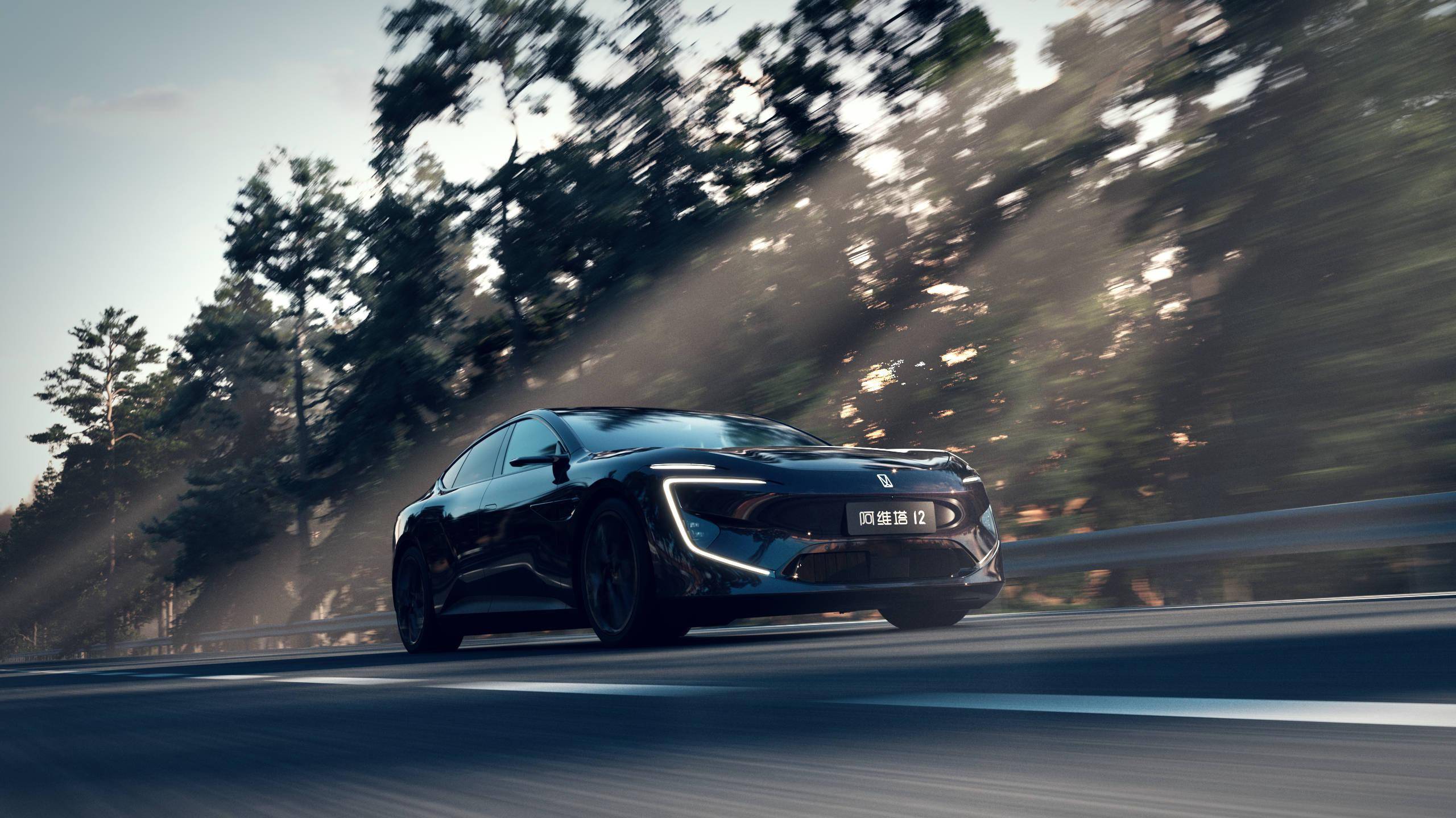 值得一提的是,阿维塔12还搭载了harmonyos 4.0及huawei ads 2.