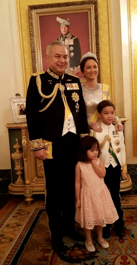 大马最美王妃！学霸美女嫁准国王生俩萌娃爆红，狗血王室里的纯爱清流？
