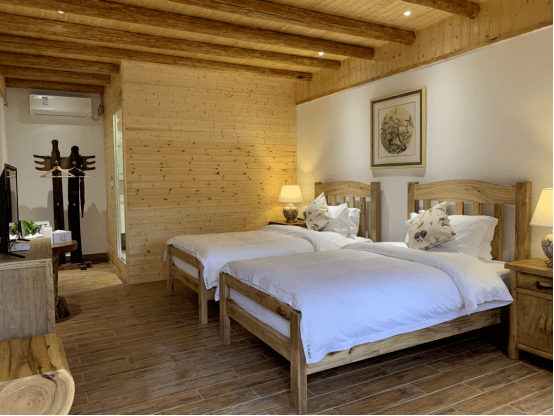 武宁悦山居地址:武宁罗坪镇长水村七里溪116号"悦山居"是一家集住宿