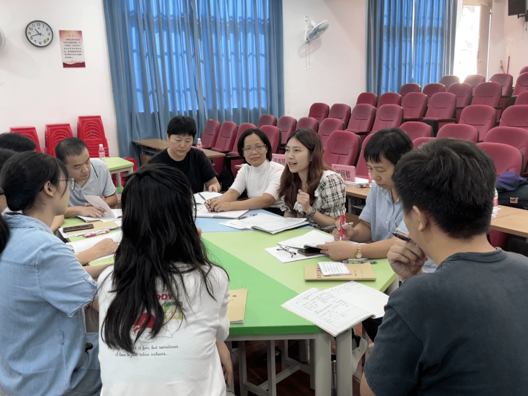 本次赛课活动中授课老师和科组用行动展示小学英语教师的热情,严谨