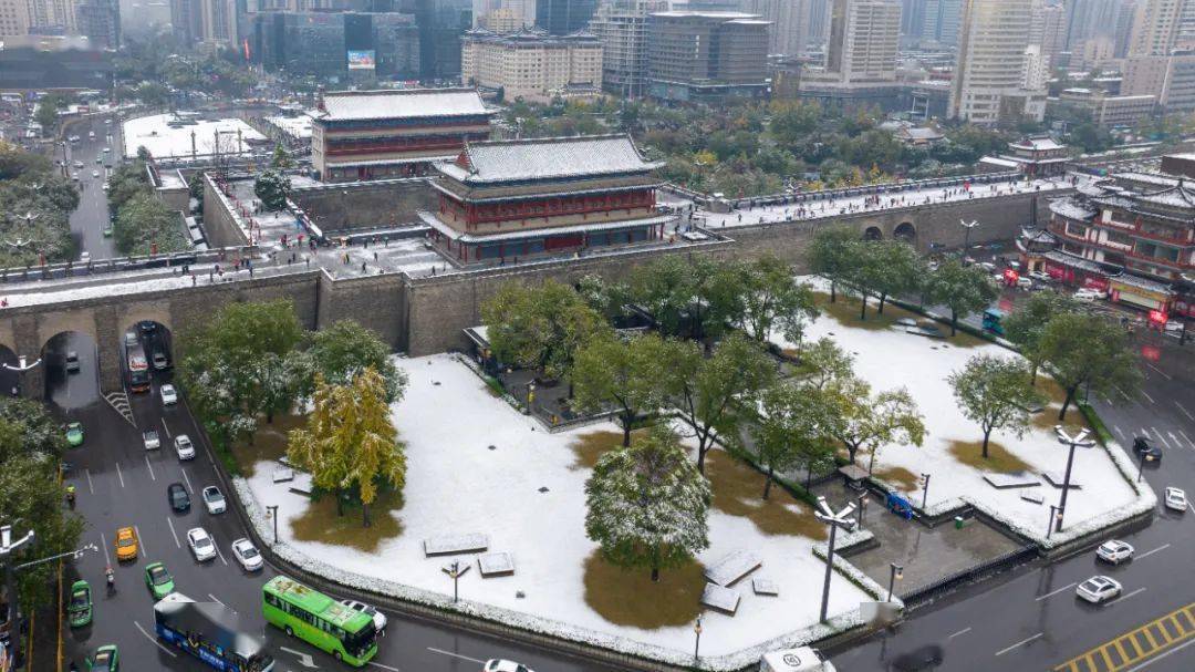 西安古城雪景图片