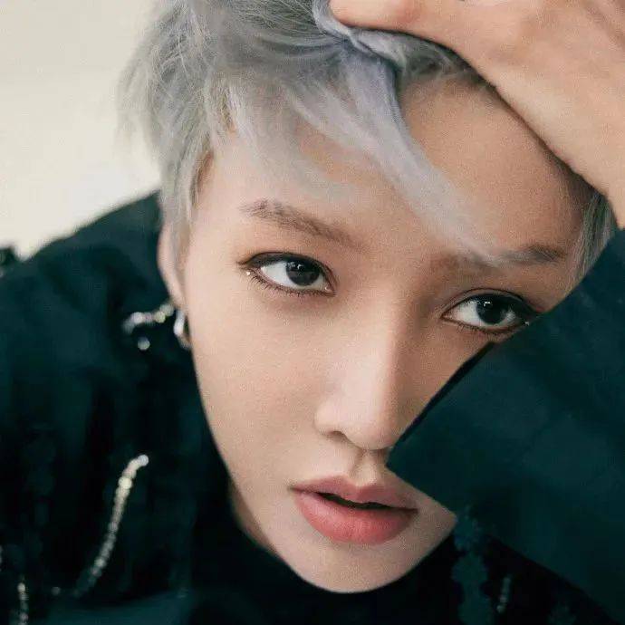 漫画感十足的银白发色_图片_weibo_com