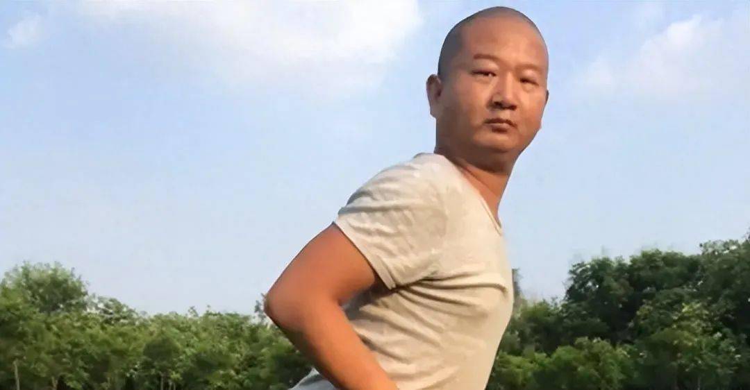 目不识丁,一肚子草包,是什么人捧红了这些跳梁小丑?_直播_展亚鹏_网络