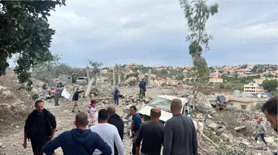 当地时间11月13日,据黎巴嫩国家通讯社报道,黎巴嫩南部临近黎以临时