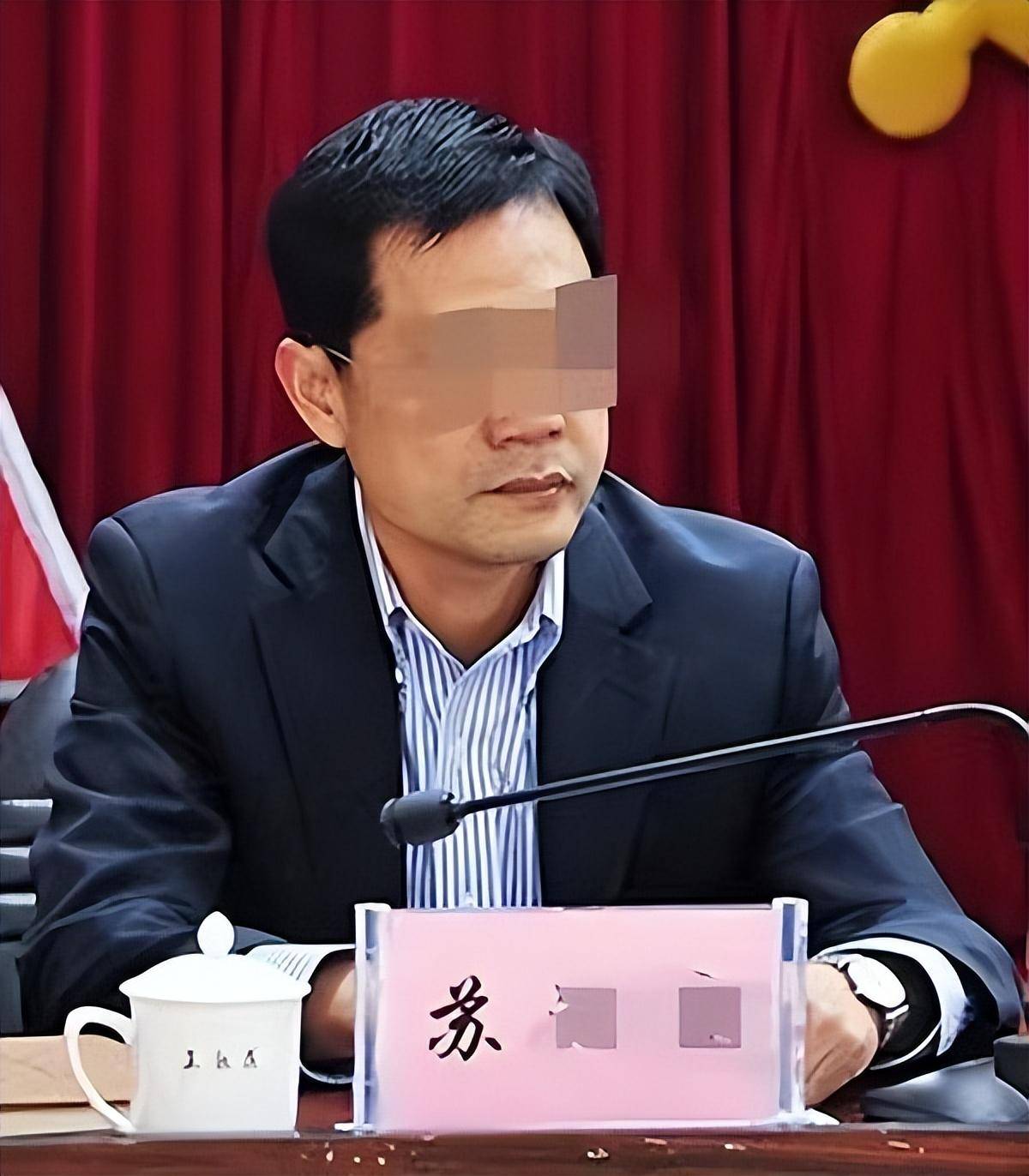 泉州洛江区原区长水上餐厅就餐时落水身亡 官方回应:警方正在调查_苏