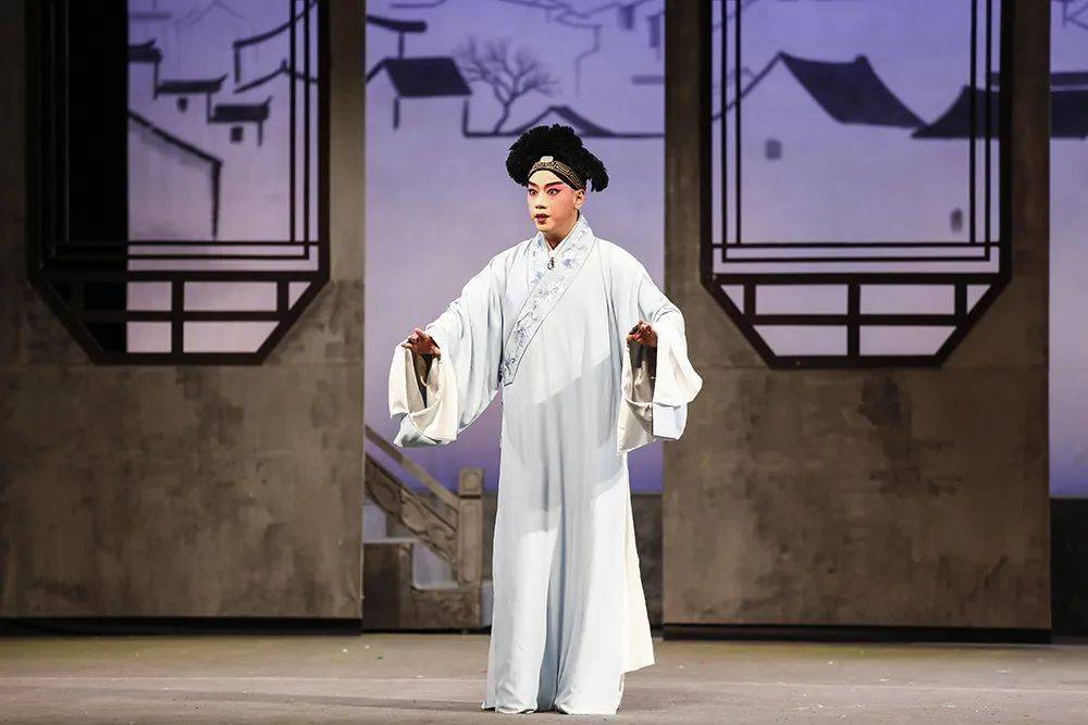 中评《白蛇传》重排首演成功,原汁原味,更尊重传统_演出_郑岚_观众