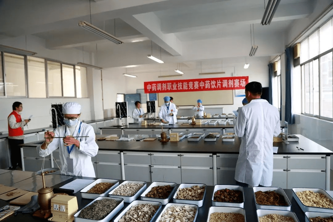 南华县中医医院参赛队员在楚雄州2023年中药调剂技能竞赛中获佳绩