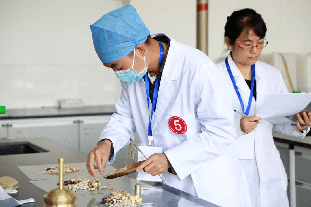 南华县中医医院参赛队员在楚雄州2023年中药调剂技能竞赛中获佳绩