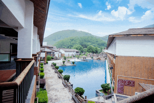 惠州怡情谷酒店,泡38个特色温泉池,住主楼,含2大1小自助早