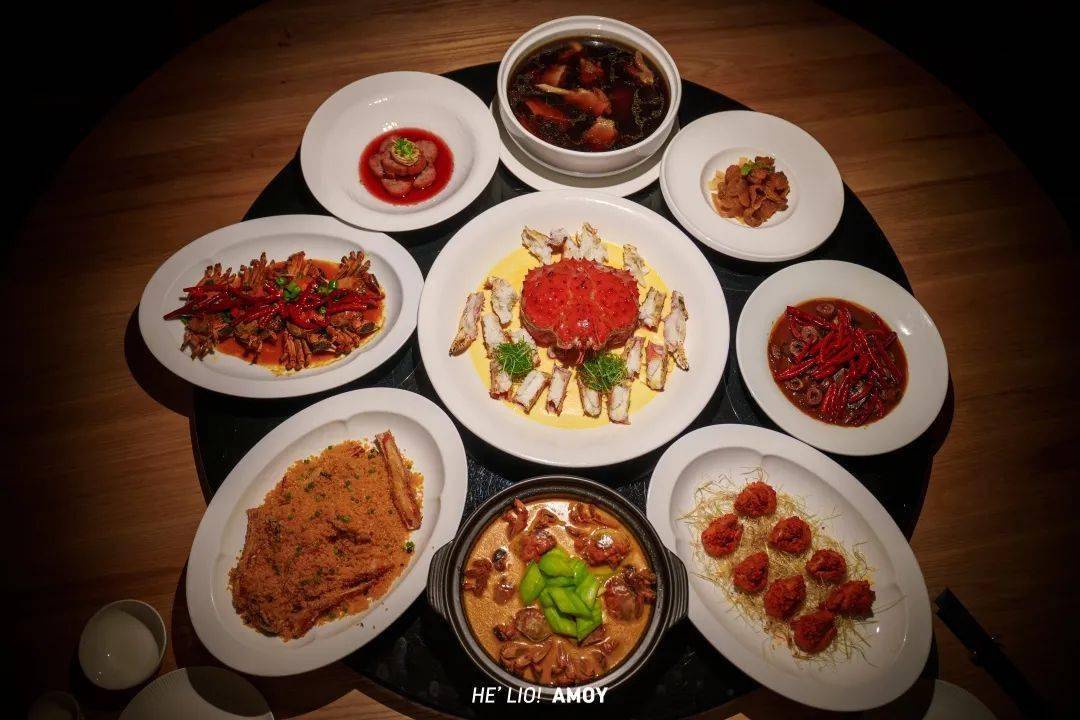 一口肥肠,一口牛肚菌,细微的油脂在口中迸发.