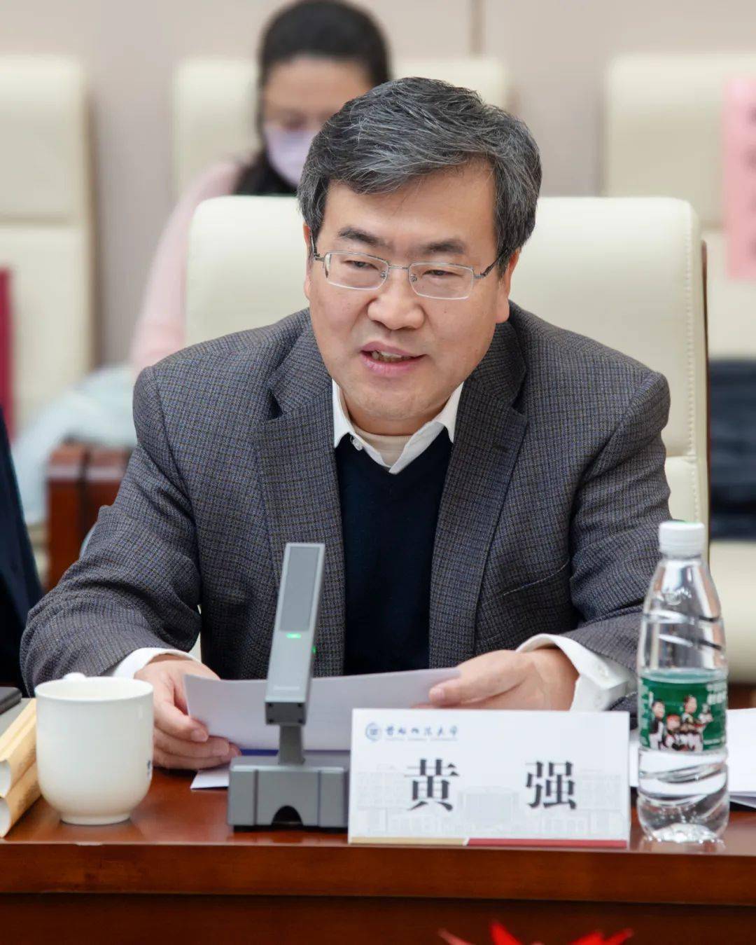 执行董事肖启明,首都师范大学教授张金龙,人民教育出版社党委书记黄强