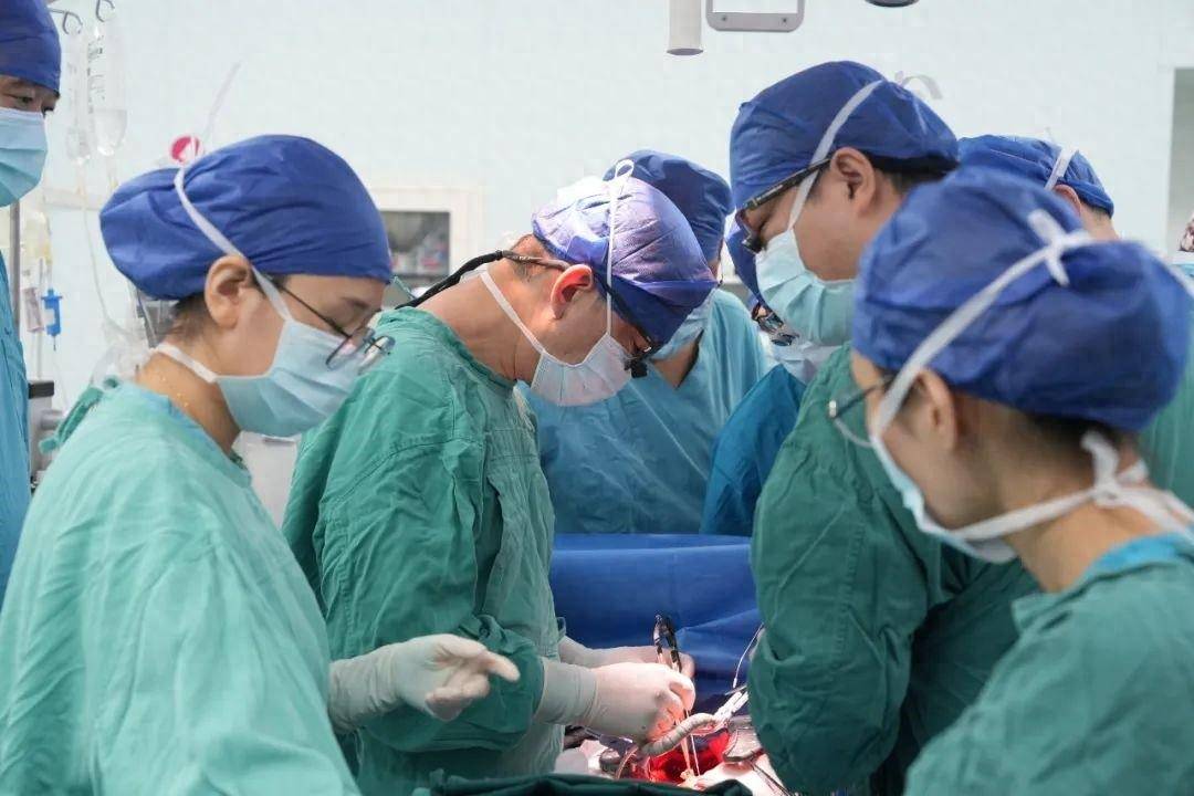 72岁老人做搭桥手术,坦言"一点不担心"_华中_孙寒松_袁昕
