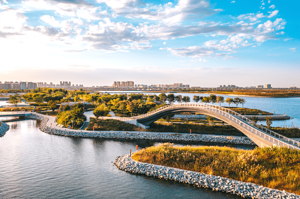 在生态城,"桥"见幸福宜居生活