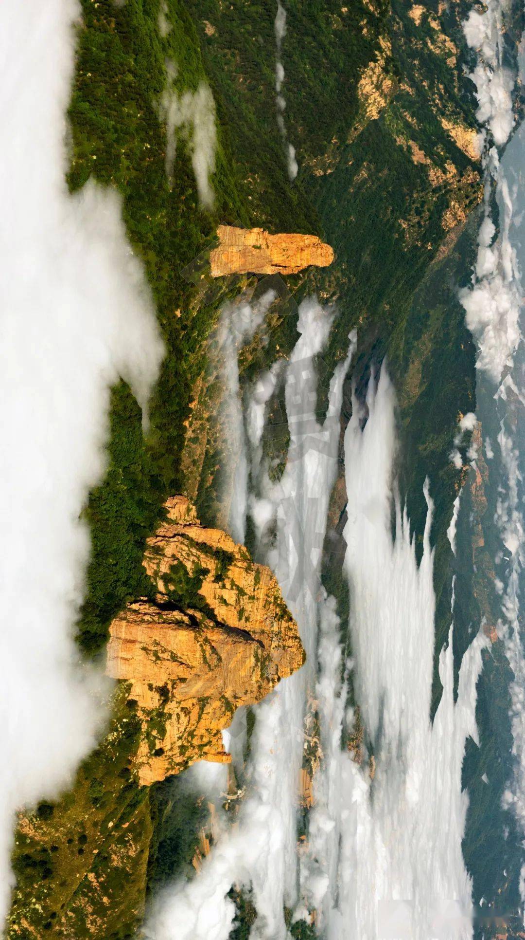 位于河北省境内蔚县与涿鹿县交界处,叫做小五台山