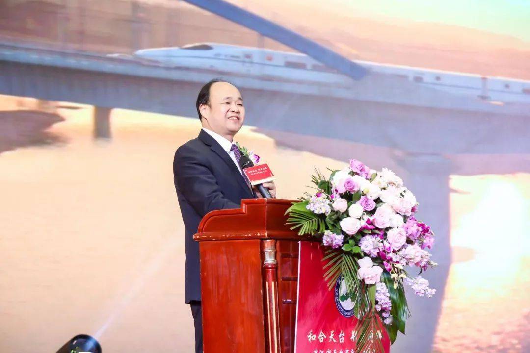 王其耿当选武汉市天台商会首届会长!_大会_庞伟峰_朱良其