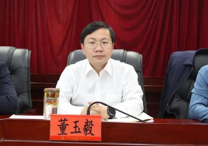 聚焦今年履新的"80后"正厅级干部:有人从车间工人起步,有人15岁读大学