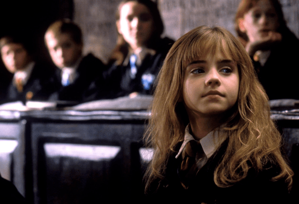 艾玛去牛津读研,学费每年8万,不愧是演过"赫敏"的女人,但这个专业让