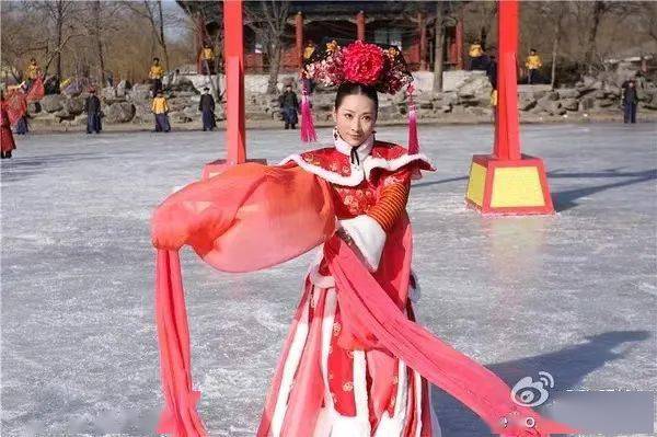 梦回紫禁,凤仪万千,赏心乐事,御苑穿花,意境东方,凤凰于飞